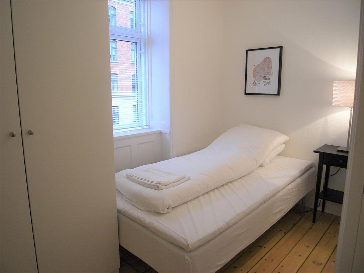 Bright 1-bedroom In Popular Osterbro Apartment